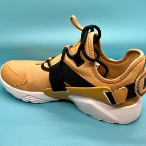 Women’s Nike Air Huarache City Low - Praline
